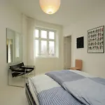 Apartman Stille Baghuslejlighed Med Altan Koppenhága