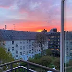 Stille Baghuslejlighed Med Altan Apartman *