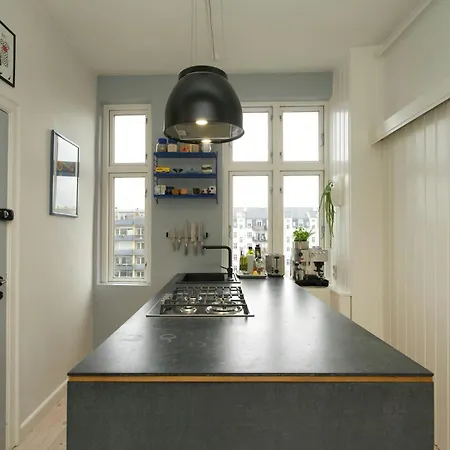 Διαμέρισμα Quiet Back House Flat With Balcony *