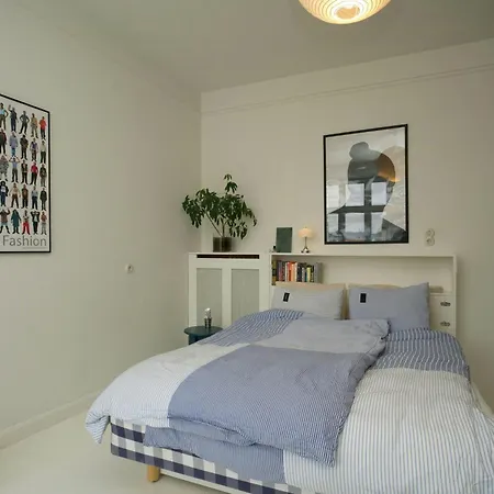 Quiet Back House Flat With Balcony