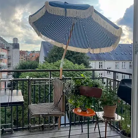 Apartment Quiet Back House Flat With Balcony