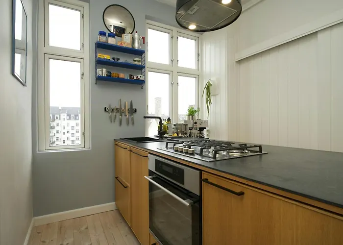 Διαμέρισμα Quiet Back House Flat With Balcony *