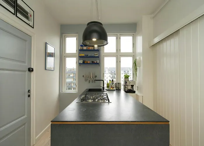Διαμέρισμα Quiet Back House Flat With Balcony *
